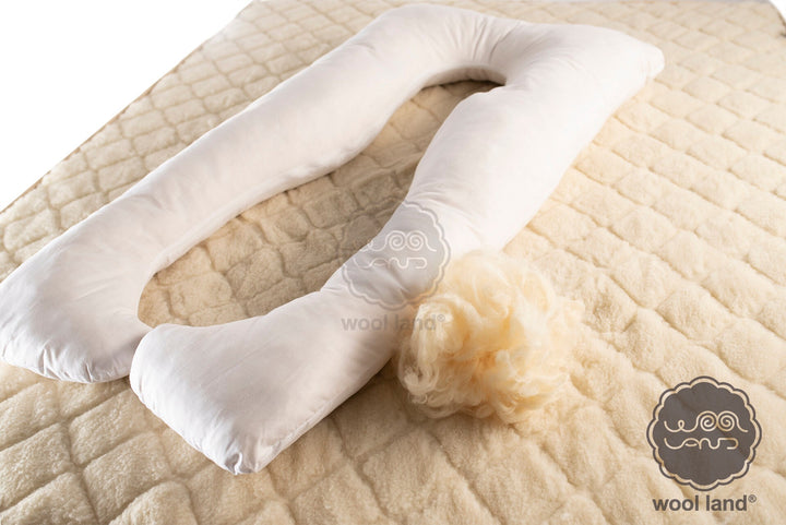 cotton sateen and raw wool pregnancy pillow with u-shape handmade by the Woolland