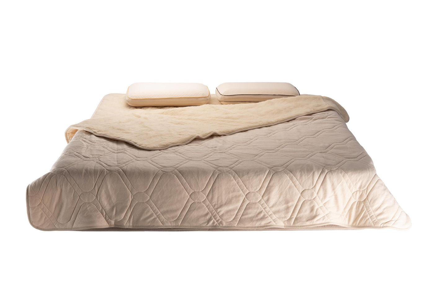 King size merino wool and organic cotton blanket suitable for all seasons. This special blanket has 2 sides - a winter side made of pure merino wool fabric and summer side made of Gots certified organic cotton quilted with woolen padding.