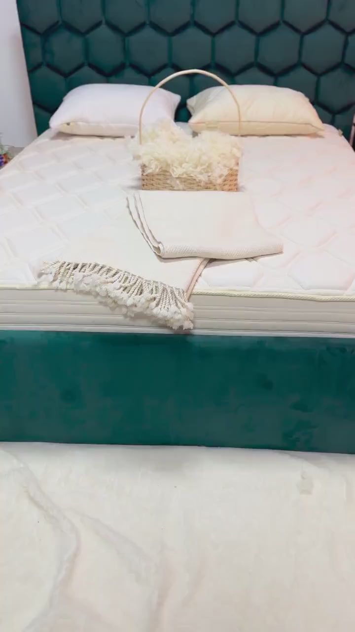 A video of pure merino wool tv blanket - throw made by Woolland from 19 microns merino wool fibers.