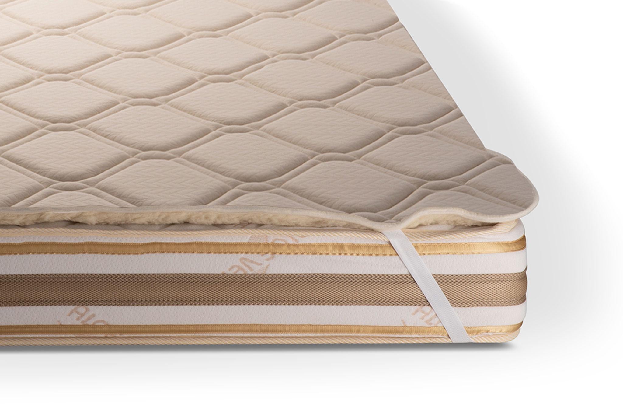 Close-up of a quilted mattress topper with hemp and organic cotton and wool by the Woolland 