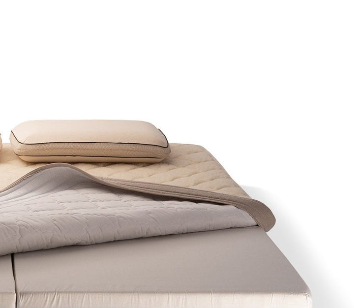 Quilted merino wool mattress cover 