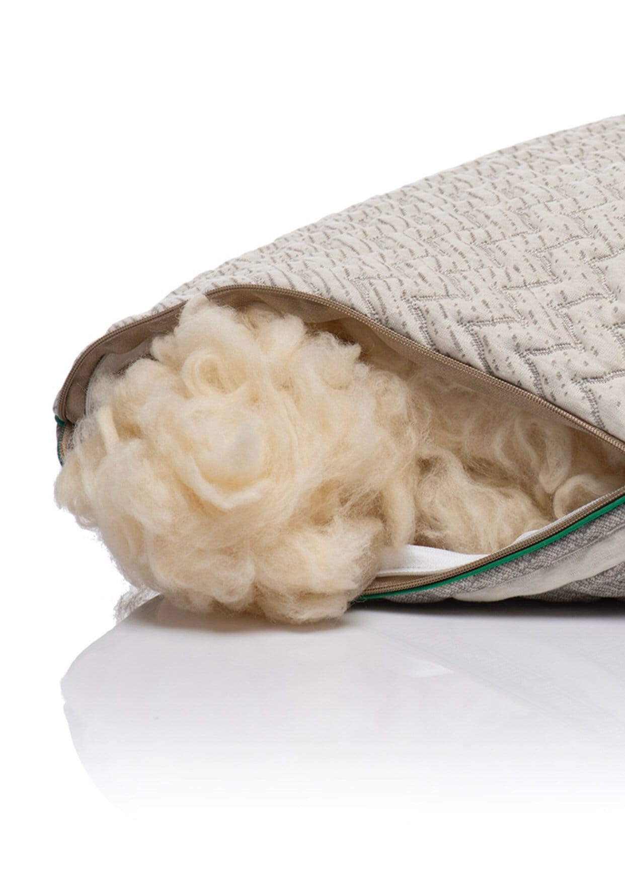 Bulgarian raw wool stiffing handcrafted by Woolland