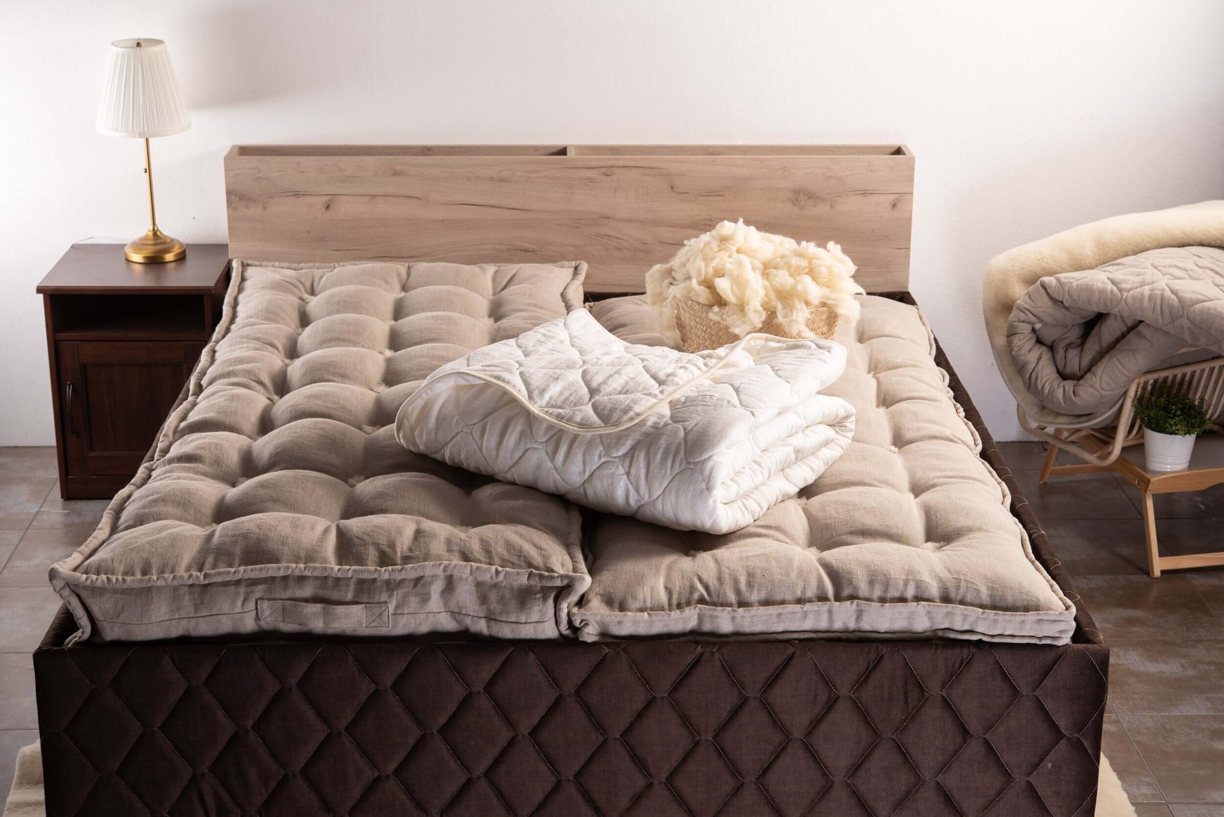 Linen and wool quilt handmade by Woolland