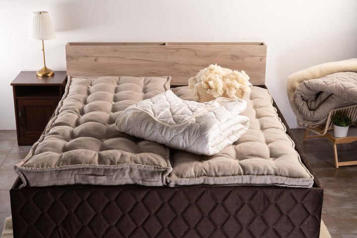 Linen and wool quilt handmade by Woolland